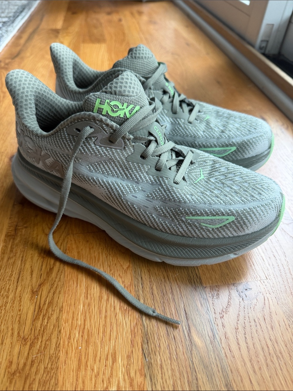 Hoka Clifton 9 Women's Gray Sneakers with Light Green (Size 7, feel like 8)